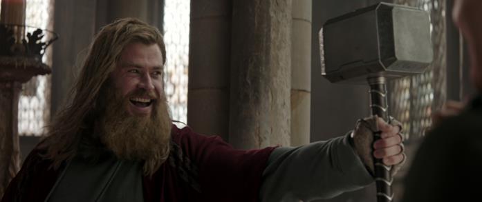 Un viaggio nel passato per recuperare anche Mjolnir Chris Hemsworth Thor avengers endgame