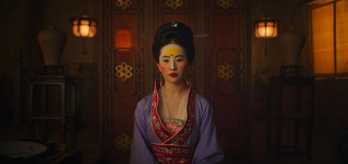 Mulan ha fatto il suo debutto direttamente su Disney+, nonostante i piani iniziali Yifei Liu in Mulan
