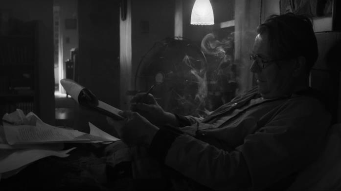 Herman J. Mankiewicz, protagonista interpretato da Gary Oldman Gary Oldman in Mank