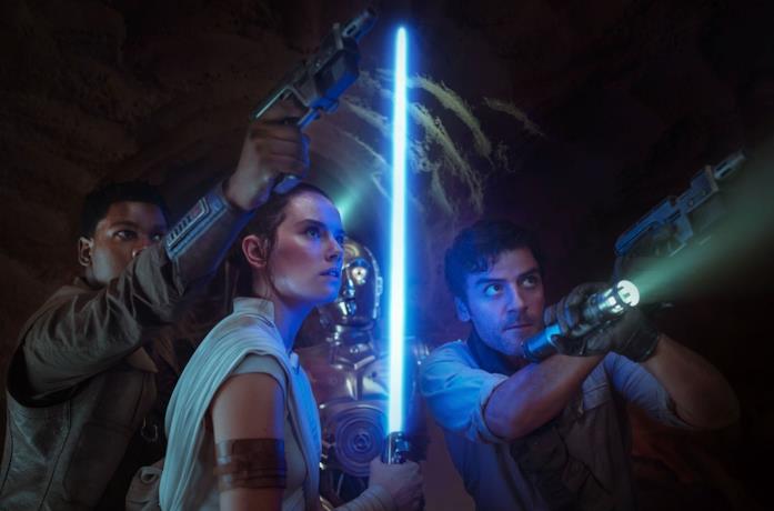John Boyega, Daisy Ridley e Oscar Isaac in una scena di Star Wars: L'ascesa di Skywalker