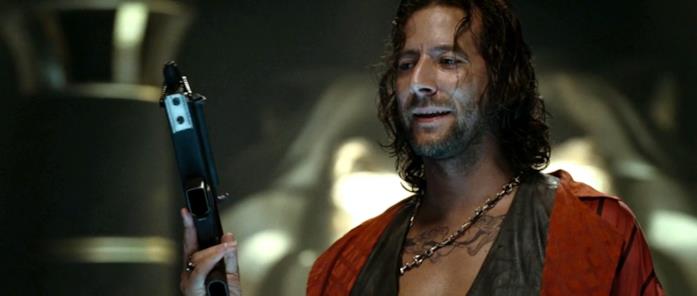 Henry Ian Cusick Henry Ian Cusick in Hitman – L’assassino