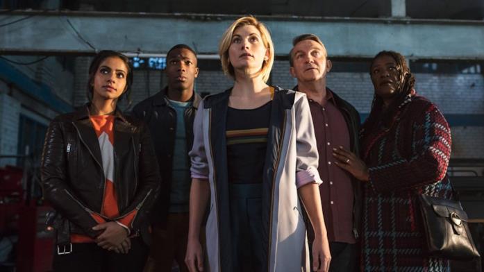 Jodie Whittaker sarà ancora Doctor Who nella tredicesima stagione Jodie Whittaker e il cast di Doctor Who 12