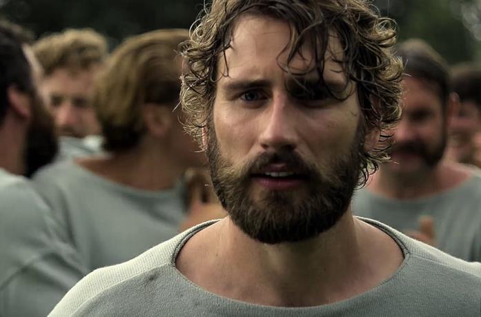 Edward Holcroft in The English Game Edward Holcroft nella serie The English Game