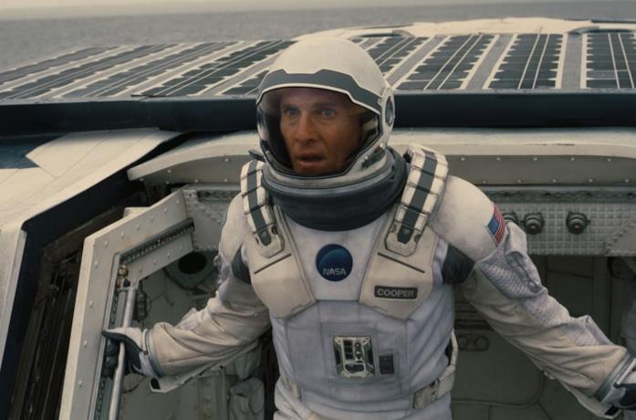 Matthew McConaughey e Anne Hathaway in una scena del film Serenity
