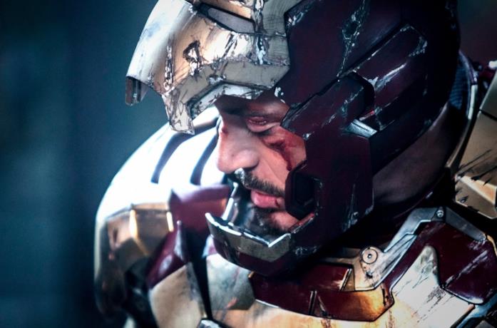 Robert Downey Jr. nell'armatura di Iron Man
