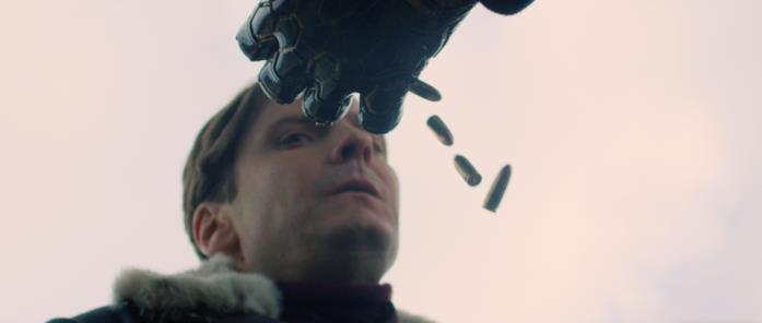 Zemo Zemo vede i proiettili cadere dal braccio di Bucky