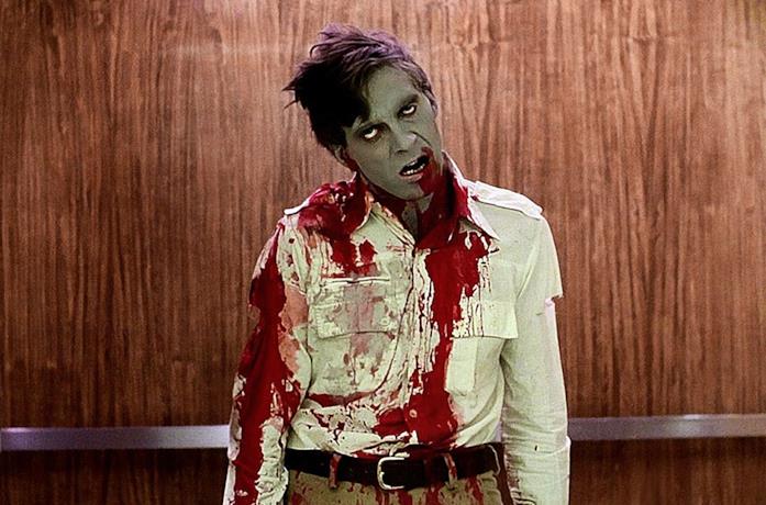 Una celebre immagine di Zombi di Romero