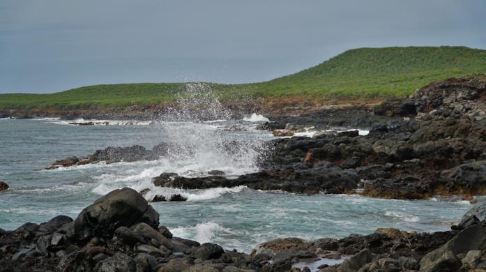 La costa di Pohakumauliuli, utilizzata come location in Pirati dei Caraibi - Ai confini del mondo Pohakumauliuli, location caraibica di Pirati dei Caraibi - Ai confini del mondo