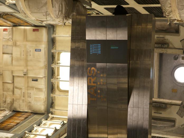 TARS è uno dei robot protagonisti di Interstellar TARS, il robot monolito di Interstellar