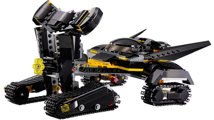 Il Bat-Tank LEGO di Batman Il Bat-Tank contenuto nel nuovo set LEGO dedicato agli eroi DC Comics