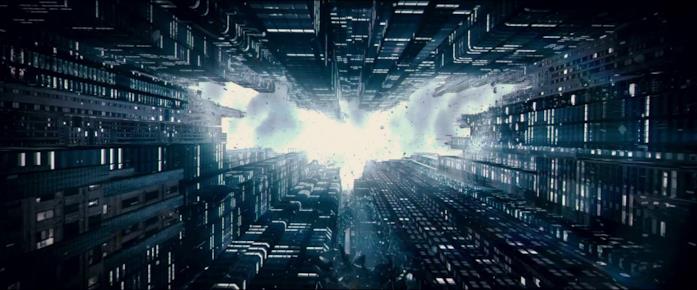 Il simbolo di Batman nel cielo di Gotham City Un'immagine tratta dal trailer del film