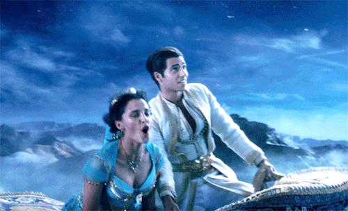 Aladdin 2019 Una scena di Aladdin sul tappeto