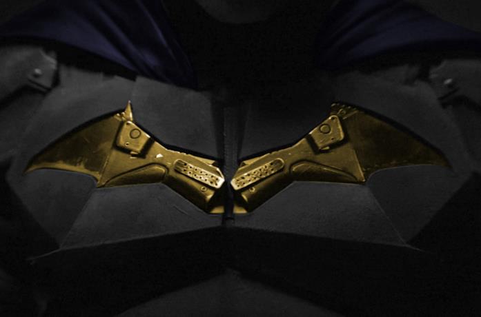 Il logo sulla nuova Batsuit