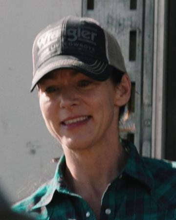 Sam, la veterinaria di Yellowstone, nell'episodio 2x01 Sam, la veterinaria di Yellowstone