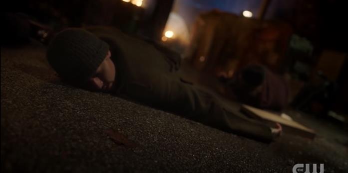 Jughead a terra nel trailer di Riverdale 5 Cos'è successo a Jughead Jones?