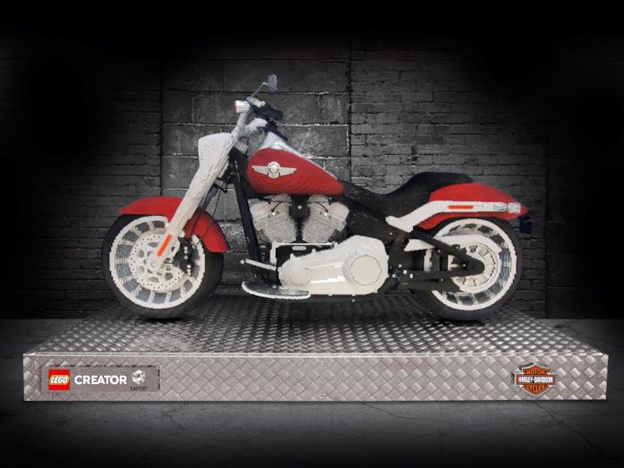 Harley-Davidson di LEGO La Harley-Davidson a grandezza naturale costruita con i mattoncini LEGO