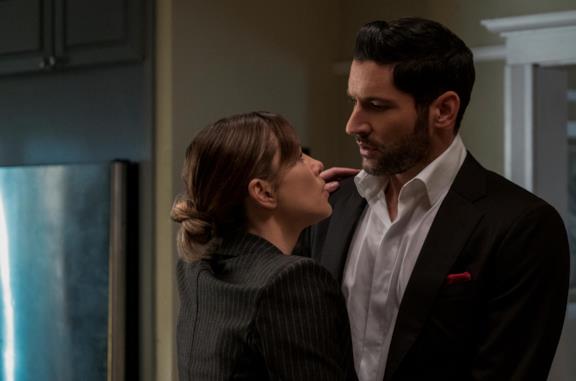Tom Ellis nei panni di Lucifer