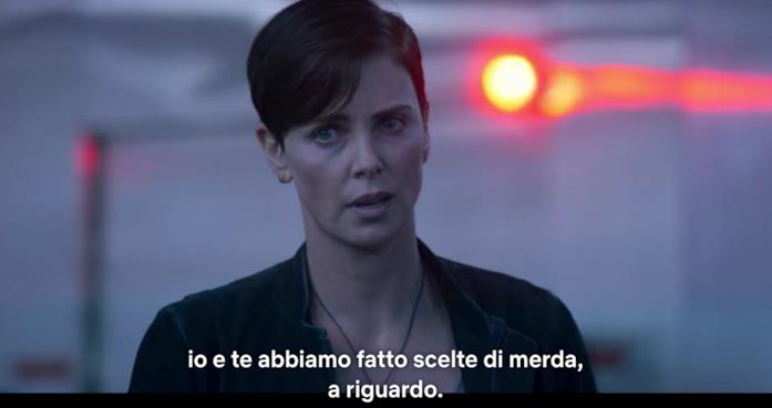 Andy e le scelte no-sense di The Old Guard Charlize Theron pronuncia la battuta "Io e te abbiamo fatto scelte di merda, a riguardo"