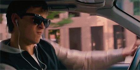 Una scena di Baby Driver in auto