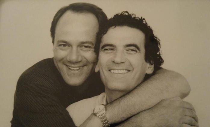 Carlo Verdone e Massimo Troisi, la stagione della comicità autoriale italiana Carlo Verdone e Massimo Troisi in uno scatto