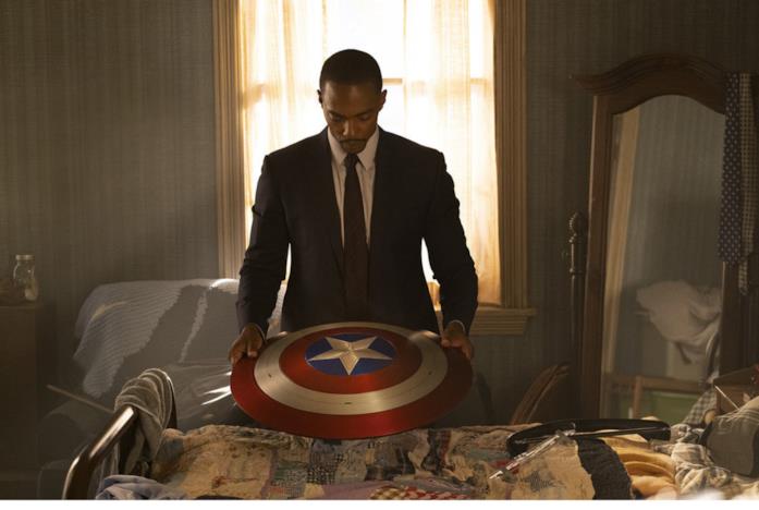 Falcon con lo scudo di Capitan America