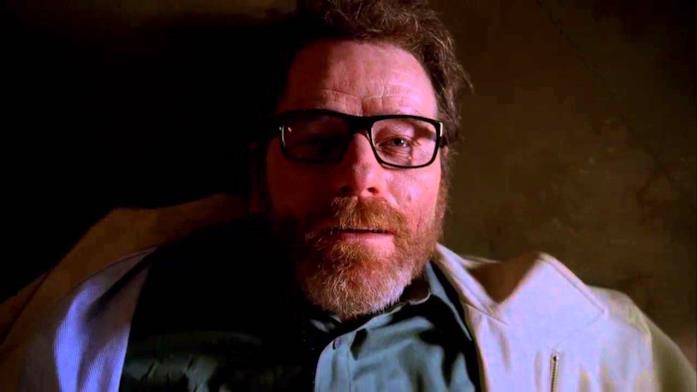 El Camino, il destino dei vari personaggi Un primo piano di Walter White nella sequenza finale della quinta stagione di Breaking Bad