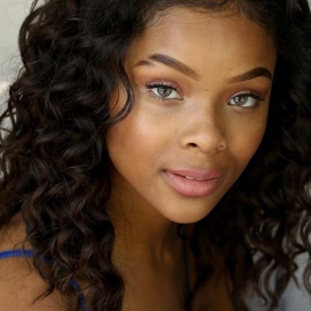 Next photo of Ajiona Alexus