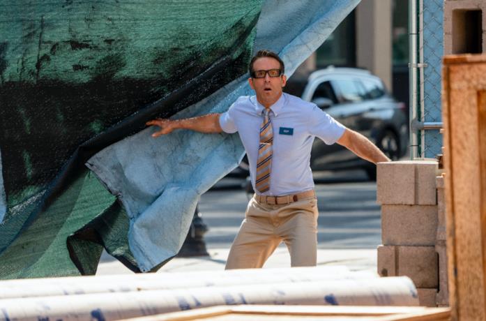 Free Guy Ryan Reynolds entra in un cantiere