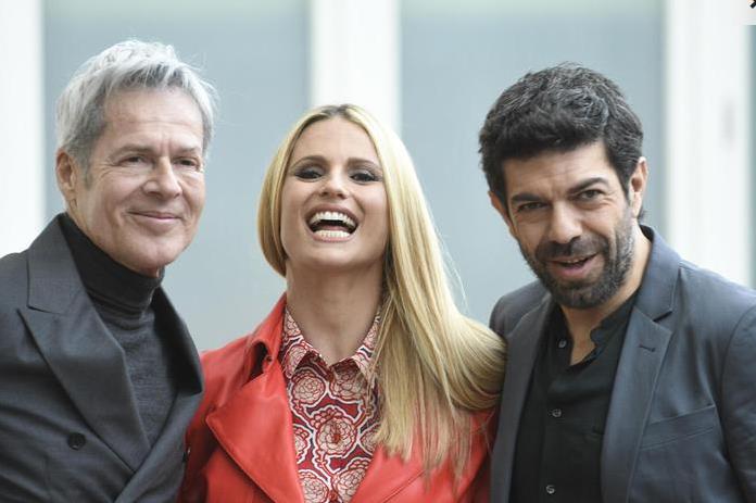 Sanremo 2018: Baglioni, Hunziker e Favino durante la conferenza stampa
