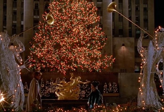 Il grande albero di Natale al Rockefeller Center Una scena di Mamma ho riperso l'aereo: mi sono smarrito a New York