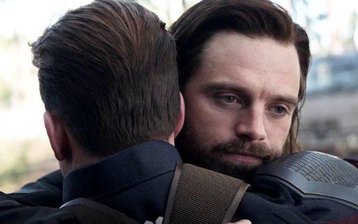 Steve saluta Bucky prima di tornare indietro nel tempo La scena del saluto tra i due amici in Avengers: Endgame