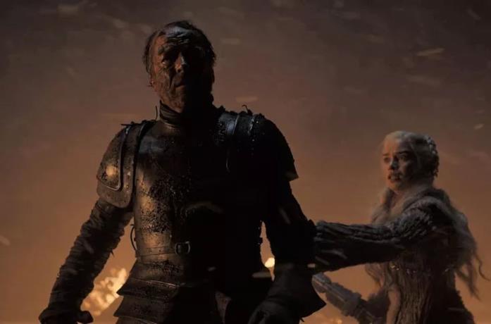 La battaglia di Grande Inverno e i suoi caduti in Game of Thrones 8 Iain Glen nella scena di morte di Ser Jorah Mormont
