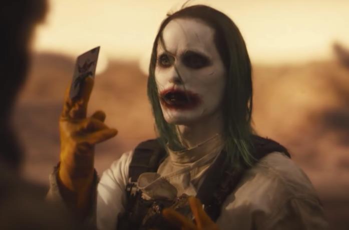Joker porge una carta a Batman