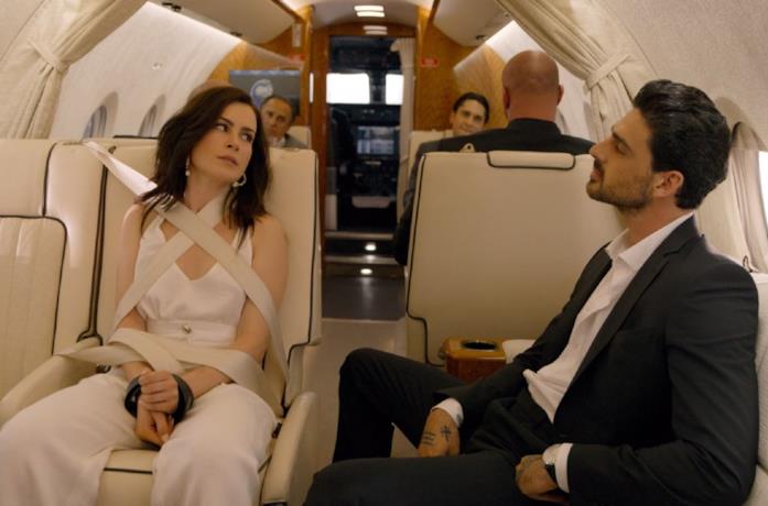 Anna Maria Sieklucka e Michele Morrone in una scena del film 365 giorni
