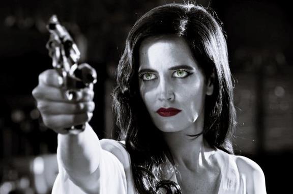 Eva Green in una sequenza di Sin City - Una donna per cui uccidere