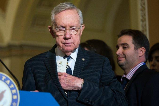 Harry Reid, il sostenitore del progetto top secret sugli UFO Il leader dei democratici Harry Reid