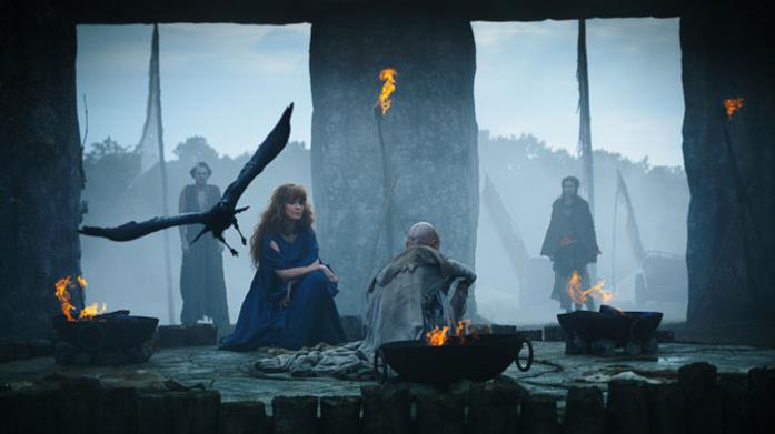 Una scena della serie TV Britannia scena di Britannia