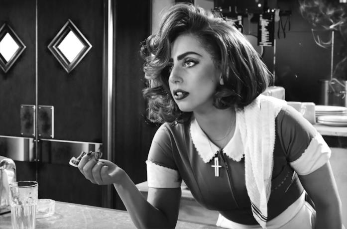 Lady Gaga in una scena di American Horror Story