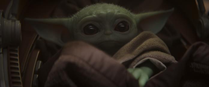 I dubbi lasciati in sospeso dopo il settimo episodio di The Mandalorian Un primo piano de "Il Bambino" in The Mandalorian