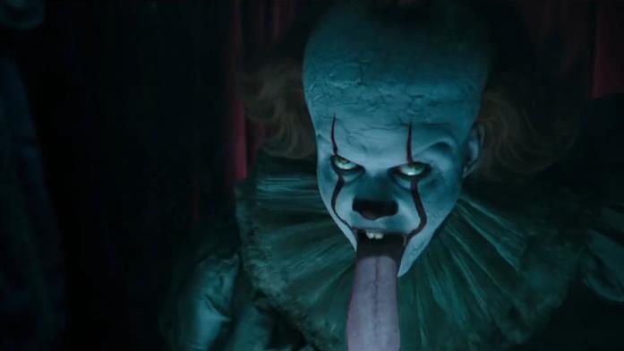 Bill Skarsgard nei panni di Pennywise