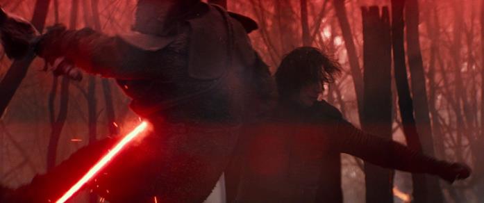 Kylo Ren combatte per raggiungere il puntatore Sith Adam Driver in Star Wars: L'ascesa di Skywalker