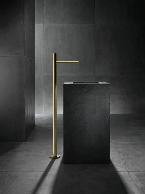 Lavabo a colonna Hansgrohe con rubinetto a pavimento