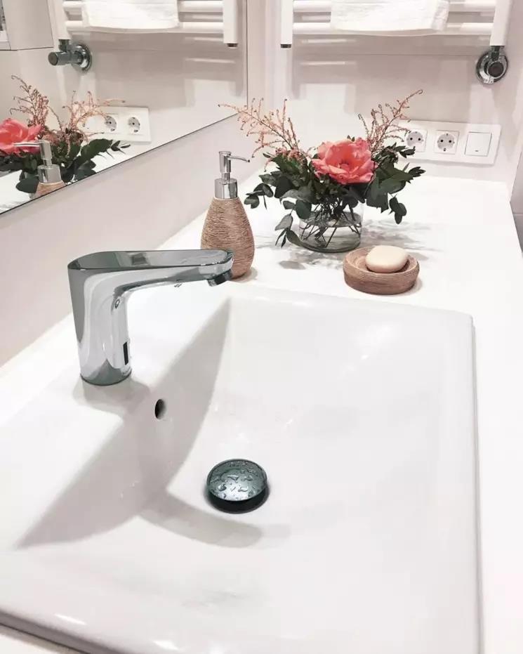 Miscelatore elettronico per lavabo