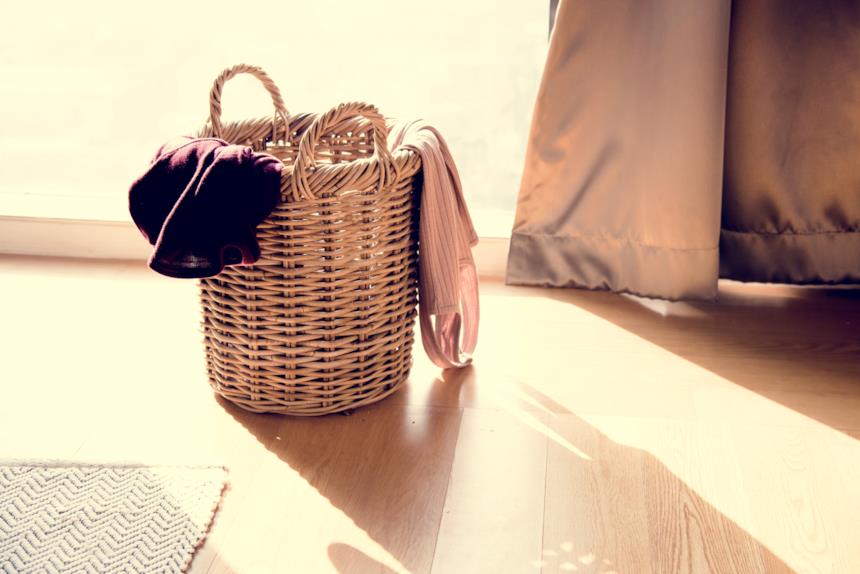 Cesto portabiancheria in legno