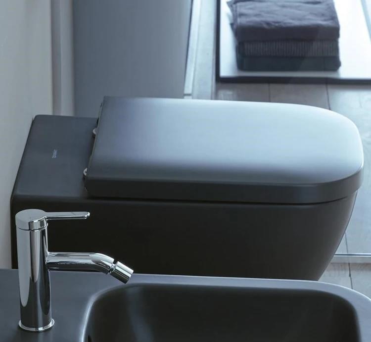 Sedile con coperchio rimovibile 