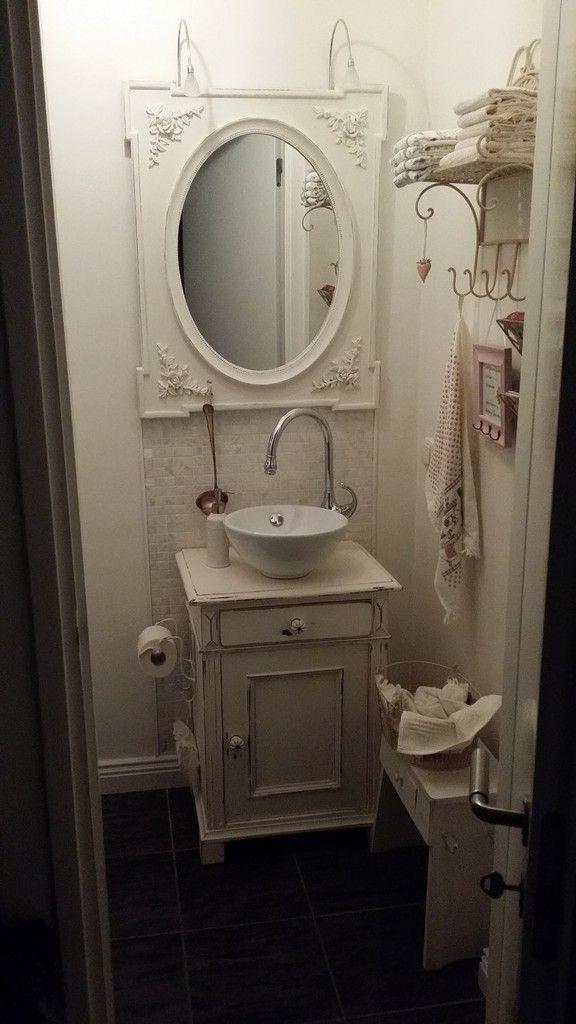 Grazioso bagno natalizio in stile shabby chic