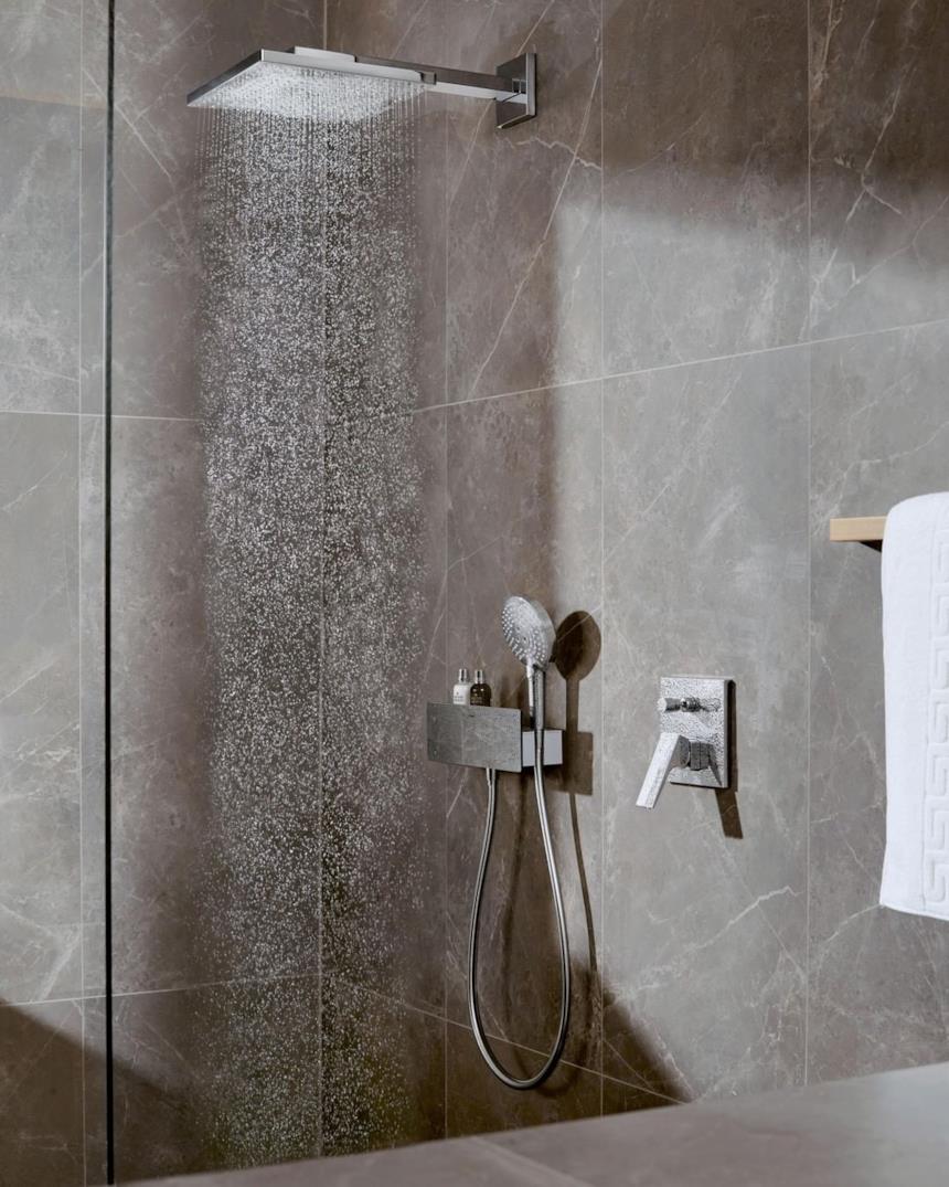 Deviatore doccia Hansgrohe nel box doccia