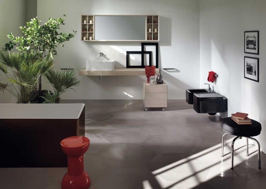 Composizione bagno con sanitari neri lucidi di Flaminia Nile