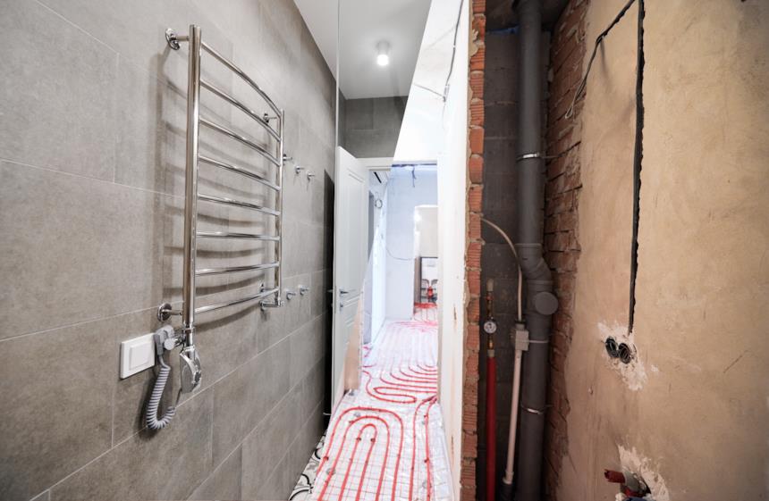 Installazione riscaldamento a pavimento in bagno 