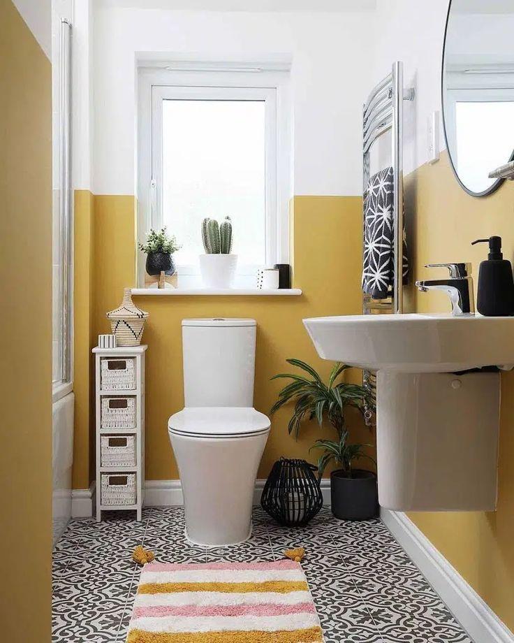 Bagno giallo e bianco